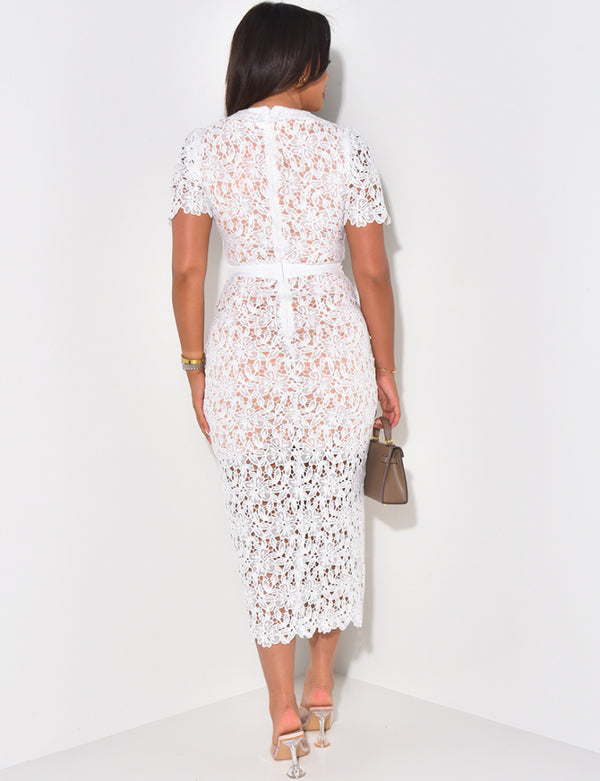Robe midi en dentelle brodée et boutons dorés