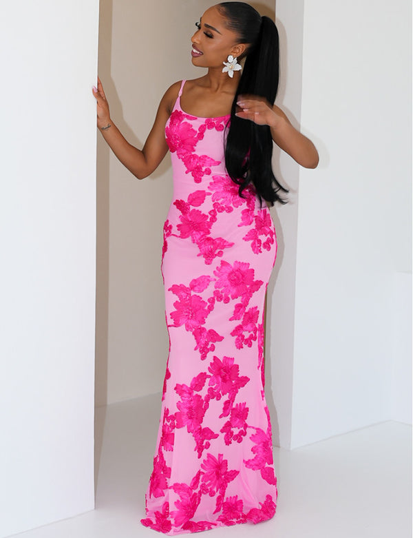 Robe longue à fleurs brodées & fines bretelles