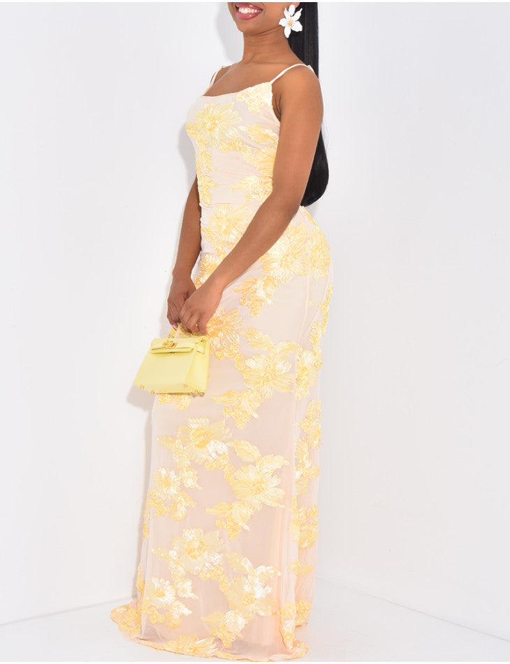 Robe longue à fleurs brodées & fines bretelles