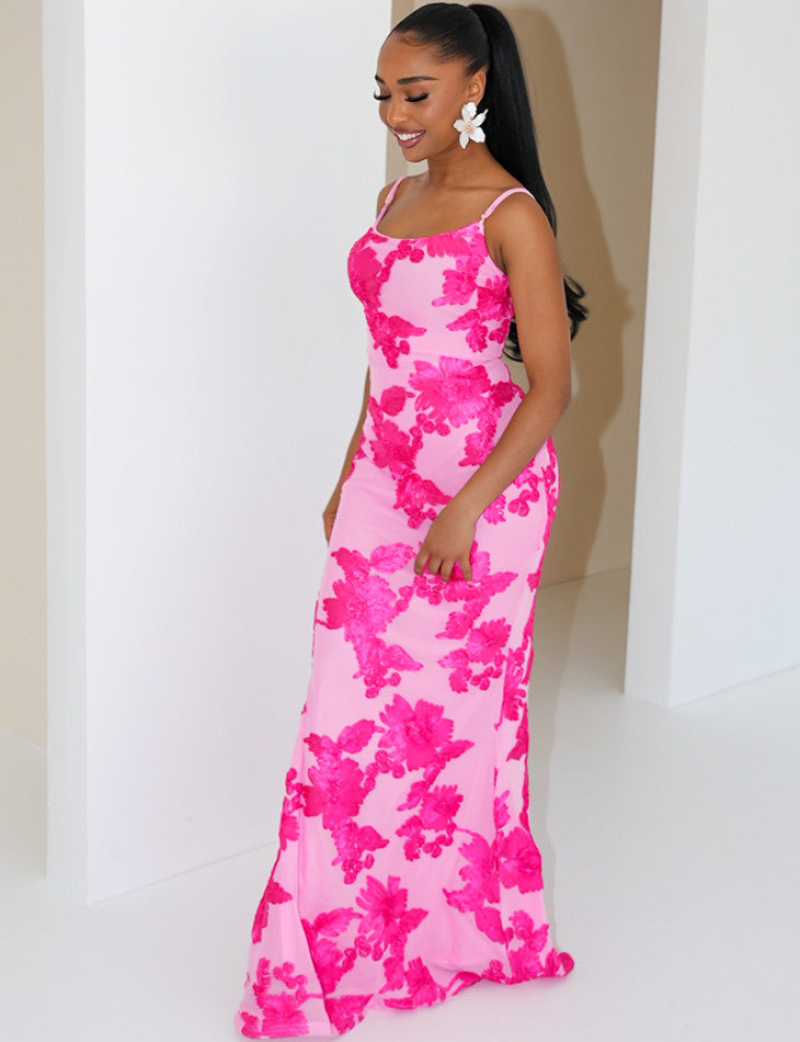 Robe longue à fleurs brodées & fines bretelles