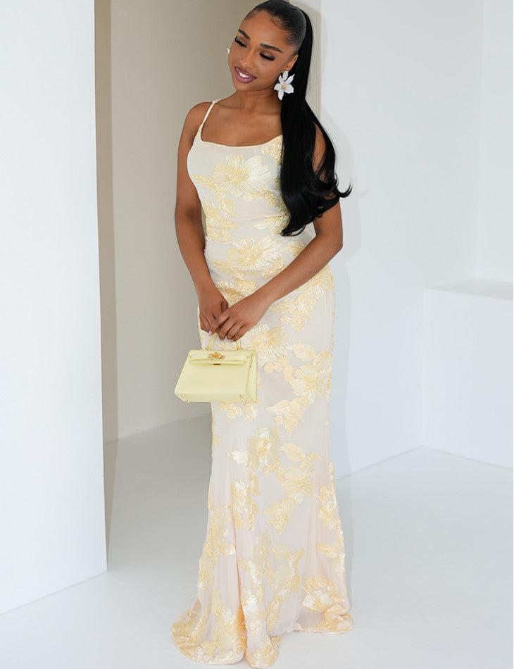 Robe longue à fleurs brodées & fines bretelles